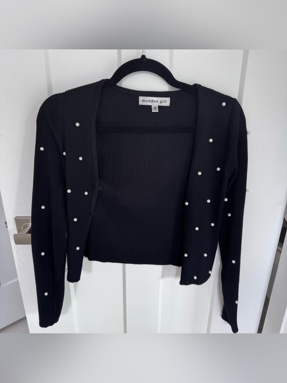 Madden Girl Pearl Black Cardigan in XS